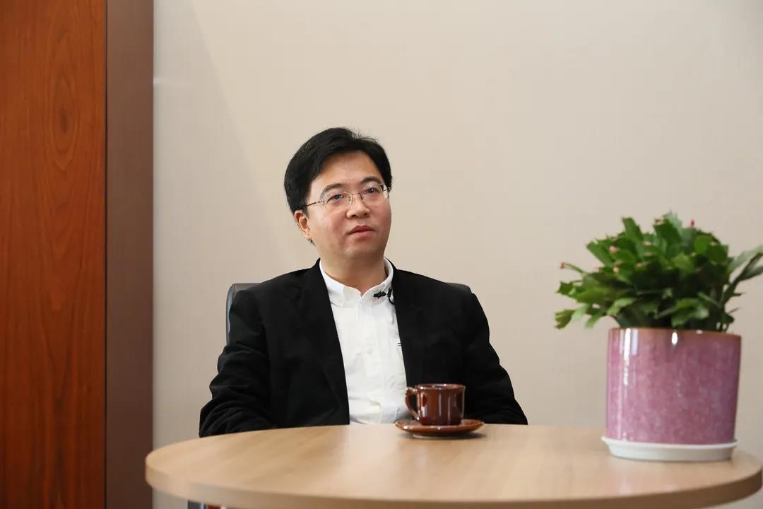 近日,东方美谷集团党委书记,董事长李亿接受人民网专访,一时间点击10